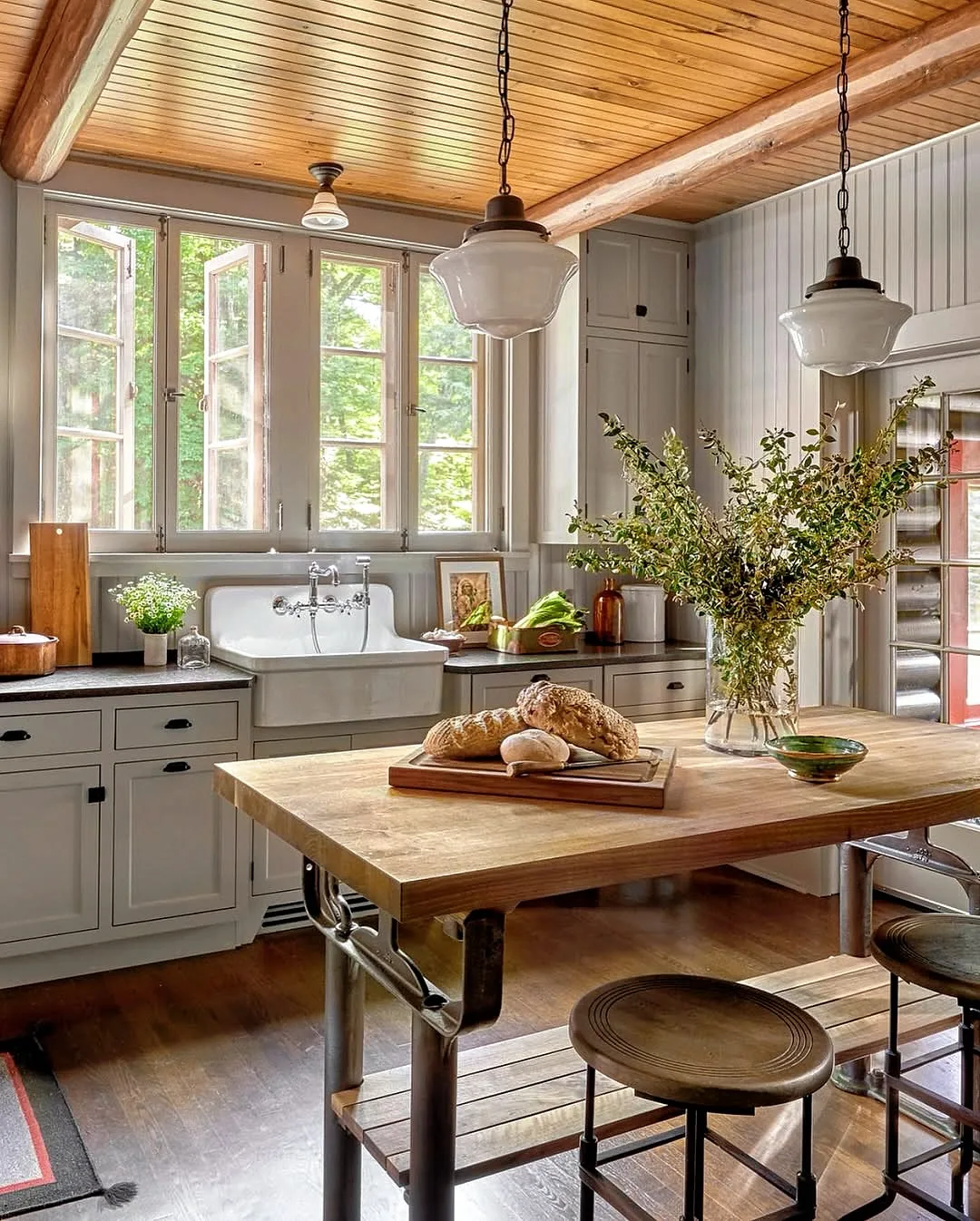 Rustic farmhouse kitchen design ideas