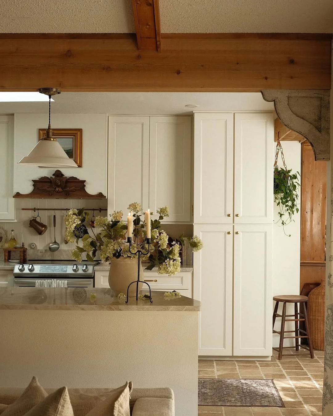 Rustic farmhouse white kitchen cabinets