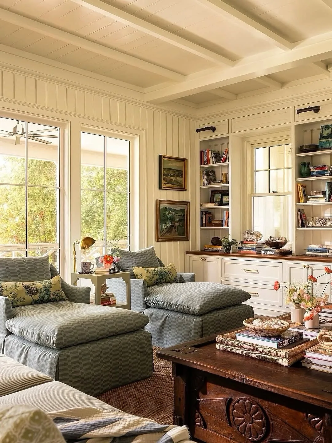 Cozy traditional living room with chaise lounges